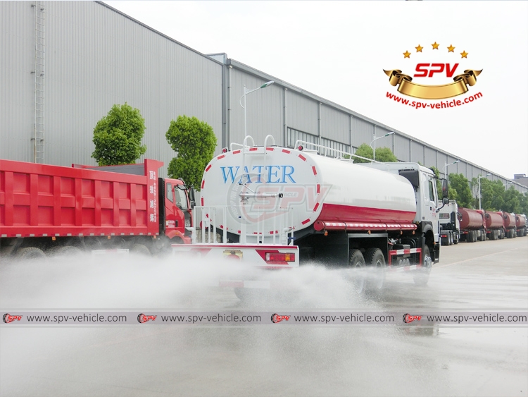 Water Spraying Truck Sinotruk - Rear Spraying